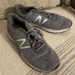 New Balance Tennis Shoes